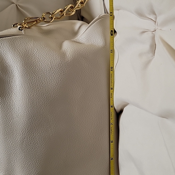 Michael Kors Hand Bag - Picture 7 of 9